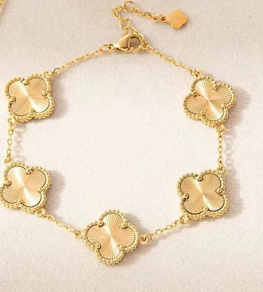 Recessed Edges Lucky Clover Gold Bracelet